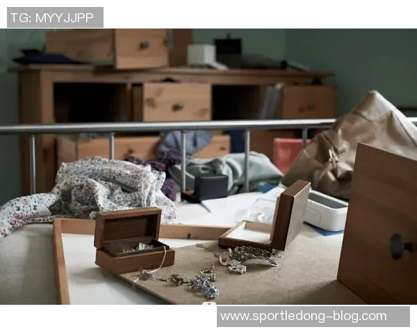 约内斯库洛杉矶住所遭窃多个手提包被盗损失超六万元 约内斯库洛杉矶住所遭窃多个手提包被盗损失超六万元